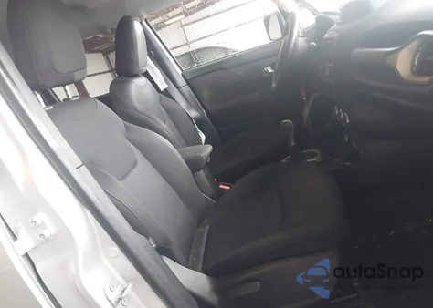 2017 Jeep Renegade Latitude 4X4 z USA, uszkodzony, nr VIN ZACCJBBB3HPE49084